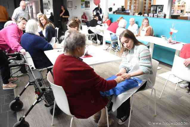 Zorgstudenten verwennen bewoners Vander Stokken