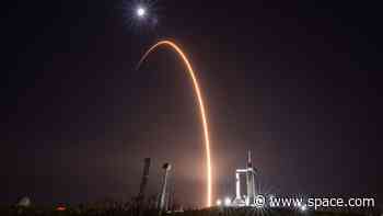 SpaceX launches 21 Starlink broadband satellites to orbit from Florida (video, photos)