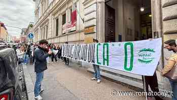 "Prof insulta e bullizza le ragazze": studenti in sciopero in una scuola di Roma