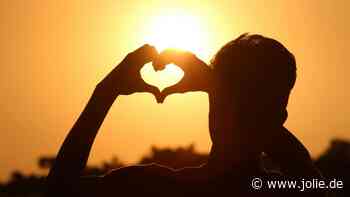 Horoskop: Auf 3 Sternzeichen wartet im Frühling 2025 eine neue Liebe