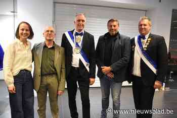 Carnavalswereld steunt Omme-Karretje en Open Armen: “Meer dan feesten alleen”