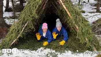 Adventurers in freezing challenge for NHS trust