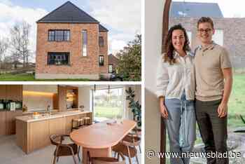 BINNENKIJKEN. Lena en Hannes verbouwden fiftieswoning volledig zelf: “Gelukkig zijn we er naïef ingestapt, anders hadden we het misschien nooit aangedurfd”