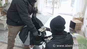 Brutales Trio stürmt Wohnung – Mann bekommt Pfefferspray ins Gesicht