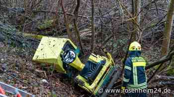 Auf Höhe der integrierten Leitstelle: Arbeiter stürzt mit Walze Abhang nach unten