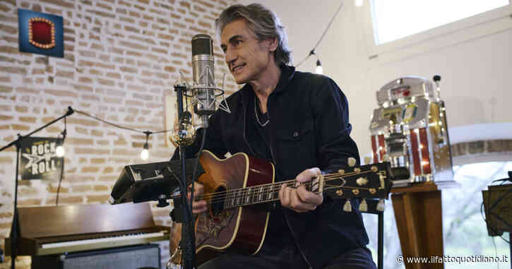 “È morto sul cesso perché non era più nella condizione di evacuare. Presley è una grandissima metafora del sogno americano”: Ligabue festeggia i 30 anni di “Buon compleanno Elvis”