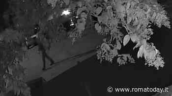 I rumori dei ladri, la fuga e gli spari. In un video la caccia all'uomo del vigilante che ha ucciso Antonio Ciurciumel