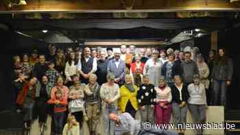 Toneelkring Sint-Jan Berchmans viert verjaardag van een school met ‘De Reünie’