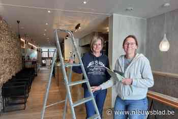 Ellen (42) en Ruth (45) openen borrelbar: “Lekkere kleine gerechten op houten planken”