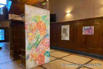 Kunstonderwijs exposeert in inkomhal van technische school met ‘frisse kijk op kunst’