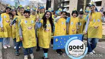 Basisschool Kermt neemt duik in zee voor carnavalsstoet