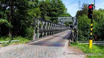 Baileybrug aan De Maat in Postel ondergaat grondige renovatie