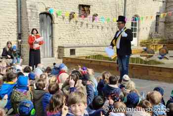 Gloednieuwe zandbak voor kleuters Sint-Cajetanusschool dankzij inzet ouders en leerkrachten