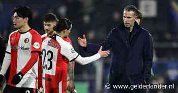 Robin van Persie geeft Hadj-Moussa de ruimte bij Feyenoord: ‘Ik ben echt fan van hem, maar denk dat hij nog beter kan’