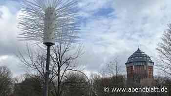 Riesen-Klobürste am Bahnhof Sternschanze – was dahintersteckt