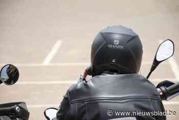 Motorrijdster raast met 120 per uur door bebouwde kom: 1.200 euro boete en maand rijverbod