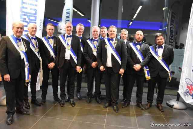 Carnaval Halle last vanaf nu bloemenhulde in voor alle overleden carnavalisten: “Onze grote carnavalsstoet dragen we op aan Jos Appelmans”