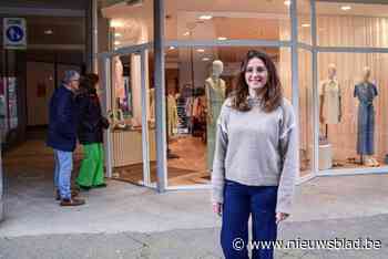 Sharon (32) opent kledingzaak Maison Ella tijdens Lenteshopping: “Voor elk wat wils”