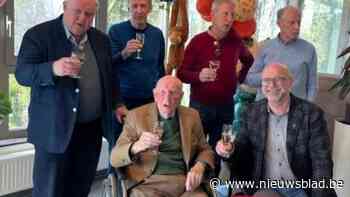 Voormalige directeur Franck Plastics Carlos Beke regisseert eigen eeuwfeest: Moldavische vioolmuziek, pavlova en een koninklijk portret