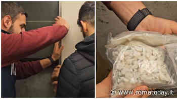 Gli ascensori delle case popolari bloccati e usati per il supermarket dello spaccio di Roma