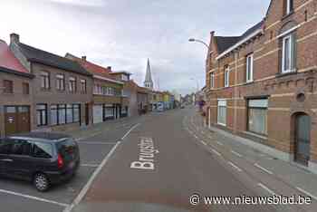 Overlijden van man die dood in zetel lag blijkt drugsgerelateerd: twee betrokkenen vrijgelaten onder voorwaarden