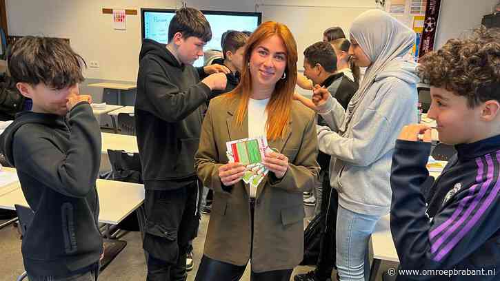 Urenlang op je stoel zitten mag op deze school niet: 'Bewegen bij inkakken'