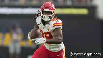 Source: RB Hunt returns to Chiefs on 1-year deal