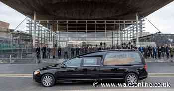 Hundreds turn out for Dafydd Elis-Thomas' funeral in Cardiff to pay respects to a 'nation builder'