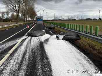 Vrachtwagen verliest 1000 kg zout op de N33
