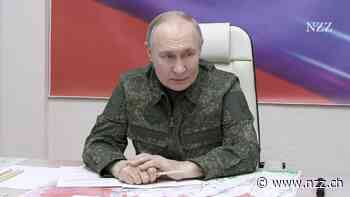 Weshalb ziehen Politiker Uniformen an? Putin ist nicht der erste, der die Symbolik des Tarnanzugs nutzt – manche haben sich damit blamiert