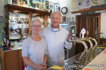Dirk (64) en Anne (64) nemen na 37 jaar afscheid van De Vrede: “Eigenlijk was het nooit echt ons doel om café te houden”