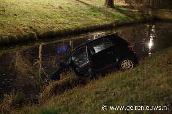 Auto belandt in sloot in Arnhem