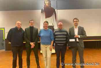 Gemeente wil reuzencultuur nieuw leven inblazen na inhuldiging nieuwe schoolreus: “Zo blijft ons erfgoed deel van sociaal-culturele leven”