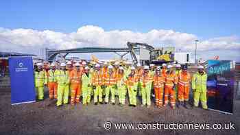 Mace wins &pound;140m airport pier extension job