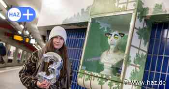Hannover: Polina Schneider protestiert mit Katze in U-Bahnstation Geibelstraße gegen Ukraine-Krieg