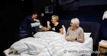 Overnachten in ‘Hotel Ikea’: ‘Vijf sterren. En we hebben zelfs de polonaise gelopen!’