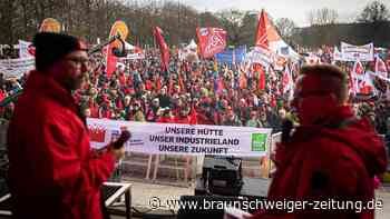 Tausende Industriebeschäftigte protestieren in Hannover