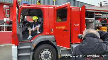 Jongeren maken droomfoto’s bij interventiewagens
