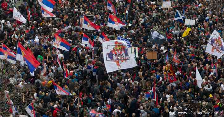 Belgrado, oltre 100mila alla manifestazione degli studenti contro il presidente Vucic, la corruzione e il controllo sui media