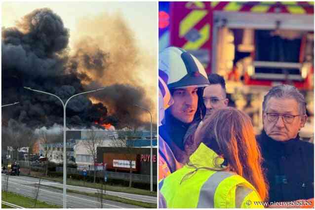 Fietsengroothandel in Brugge bijna volledig verwoest na zware brand in magazijn: “Hier stonden 8.000 tweewielers opgeslagen”