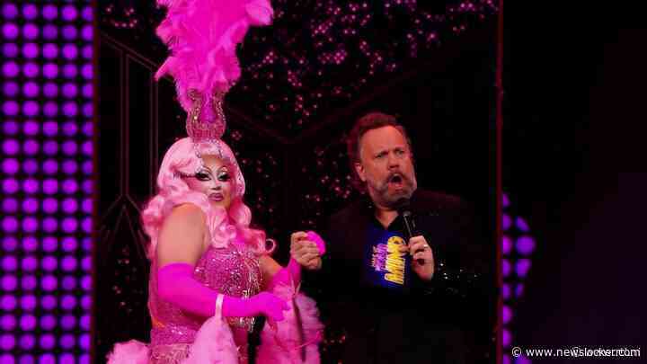 Pia Panna Cotta lanceert hakken het publiek in na onthulling