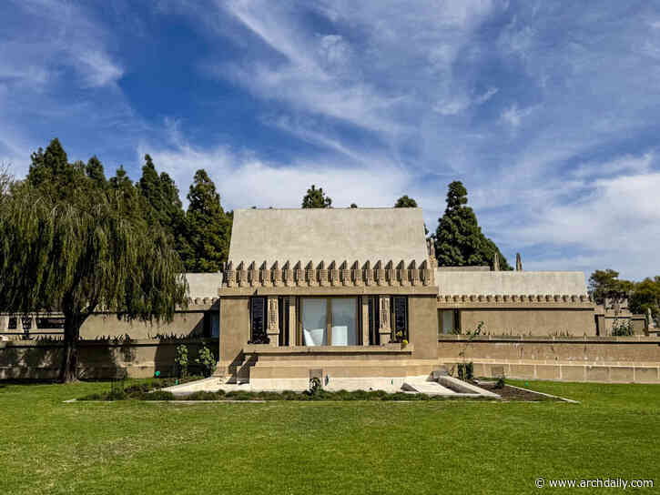 Frank Lloyd Wright’s Mayan Revival Houses in Los Angeles: Creating Atmosphere and Perception of Space