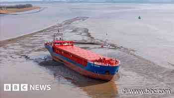 New attempt to refloat stuck cargo ship