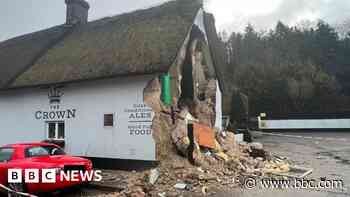 Collapsed wall of 18th Century pub to be rebuilt