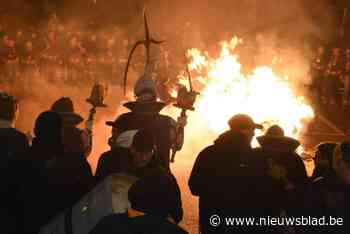 Sfeervolle verbranding maakt einde aan heerschappij van prins Joery en prinses Natasja