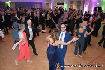 Walzer, Samba und Jagdhornklänge: Rauschender Jägerball in Brakel