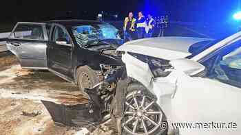 Crash auf der Flughafentangente: Zwei Menschen schwer verletzt