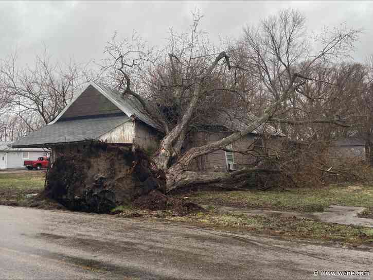 Thunderstorms and tornadoes move through central Indiana, cause damage and power outages