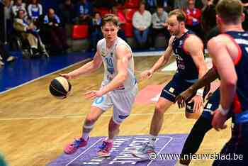 Okapi-coach Eddy Casteels haalt uit naar makke Mutic na nederlaag tegen Brussels: “Hij liep erbij als een zombie”
