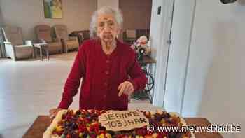 Biscuit met fruit voor Jeanne Schoofs die 103 wordt